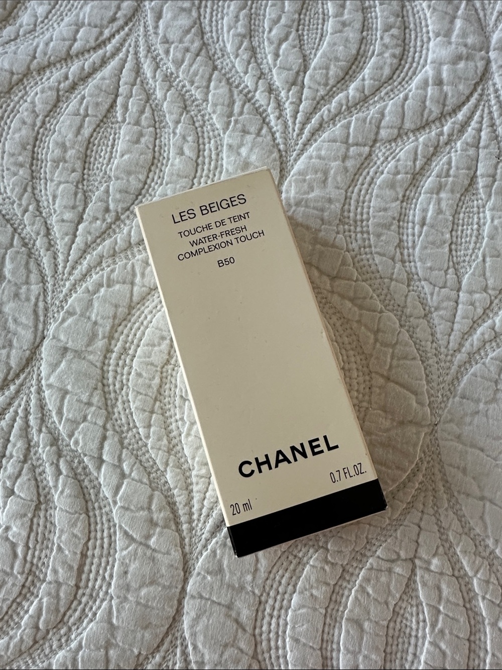 CHANEL Les Beiges Touche de Teint Water-Fresh Complexion Touch - B50